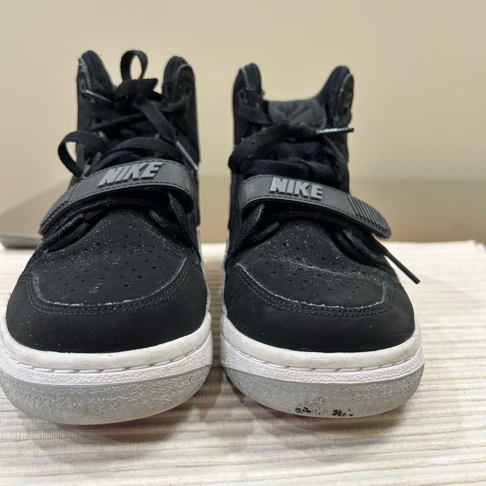 Jordan Legacy 312 ‘Black Suede’. AT4040-080
High Top Sneaker - Picture 4 of 11